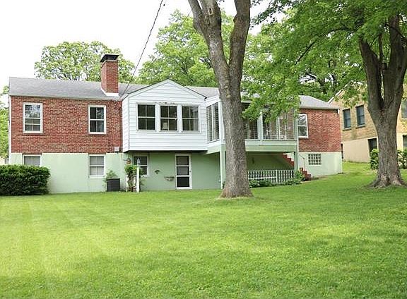 4th image of 10028 Lakeshire Dr