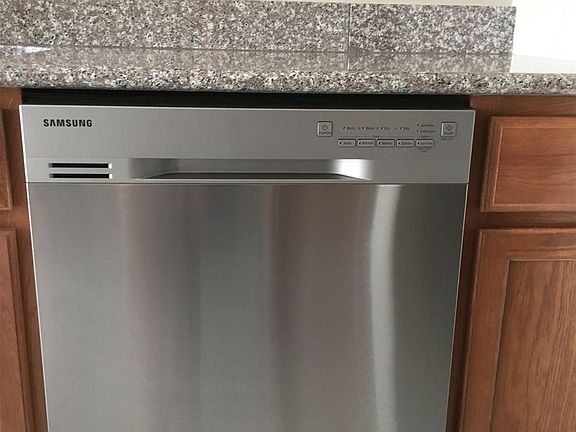 5th image of 4651 Whitespire Dr