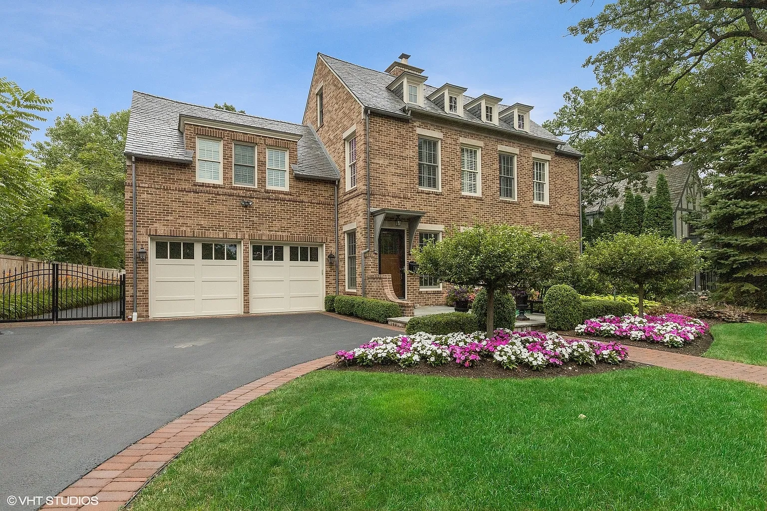 725 Walden Rd photo 1