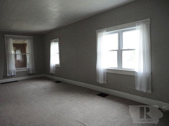 2nd image of 802 S 11th St