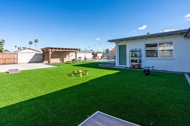 3327 S Dorsey Ln — Photo 4