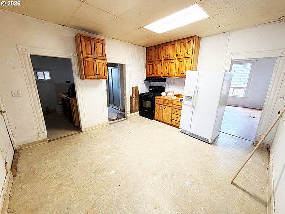 5th image of 1036 Tamar St