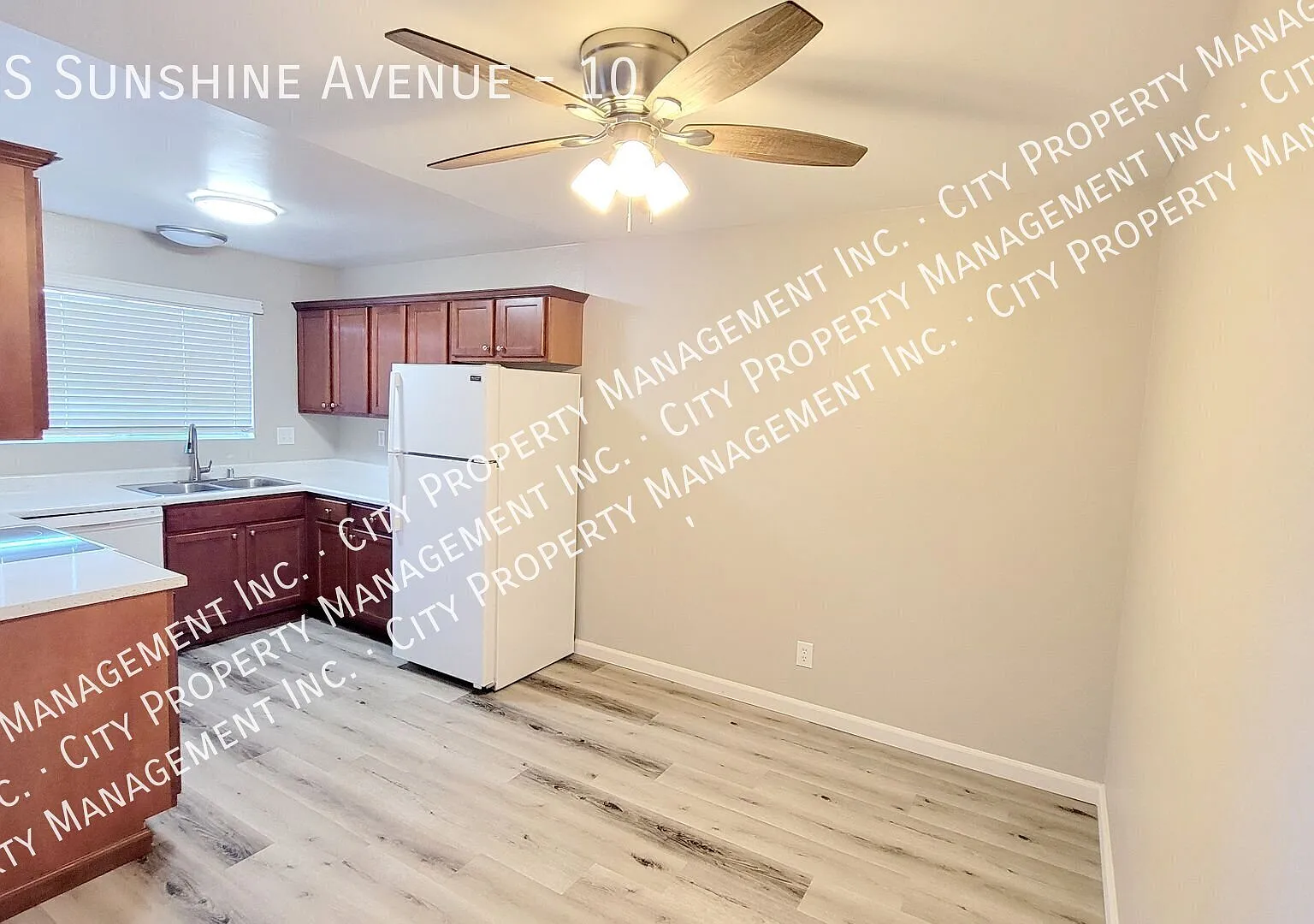 large 2 bedroom, 1 bath apartment in the heart of El Cajon — Photo 3