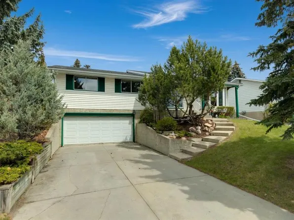 119 S Dalhurst Way NW, Calgary, AB T3A 1P1