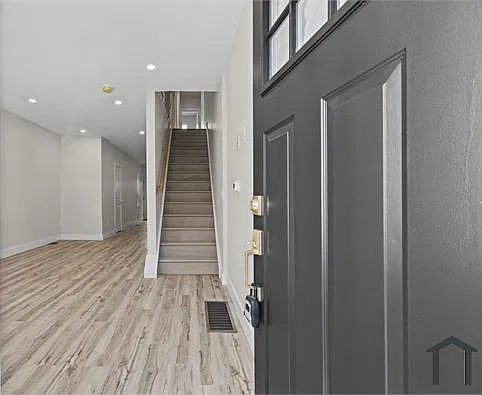 3 bed, $3,200 — Photo 2