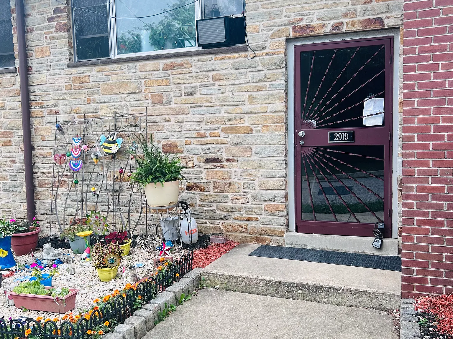 2 bed, 700 sqft, $1,185 — Photo 2
