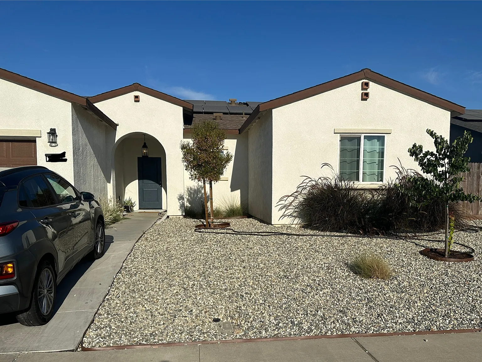 10205 Rose Ave — Photo 1