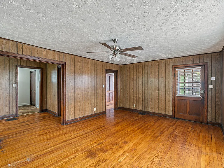 1609 Dunbar St — Photo 7