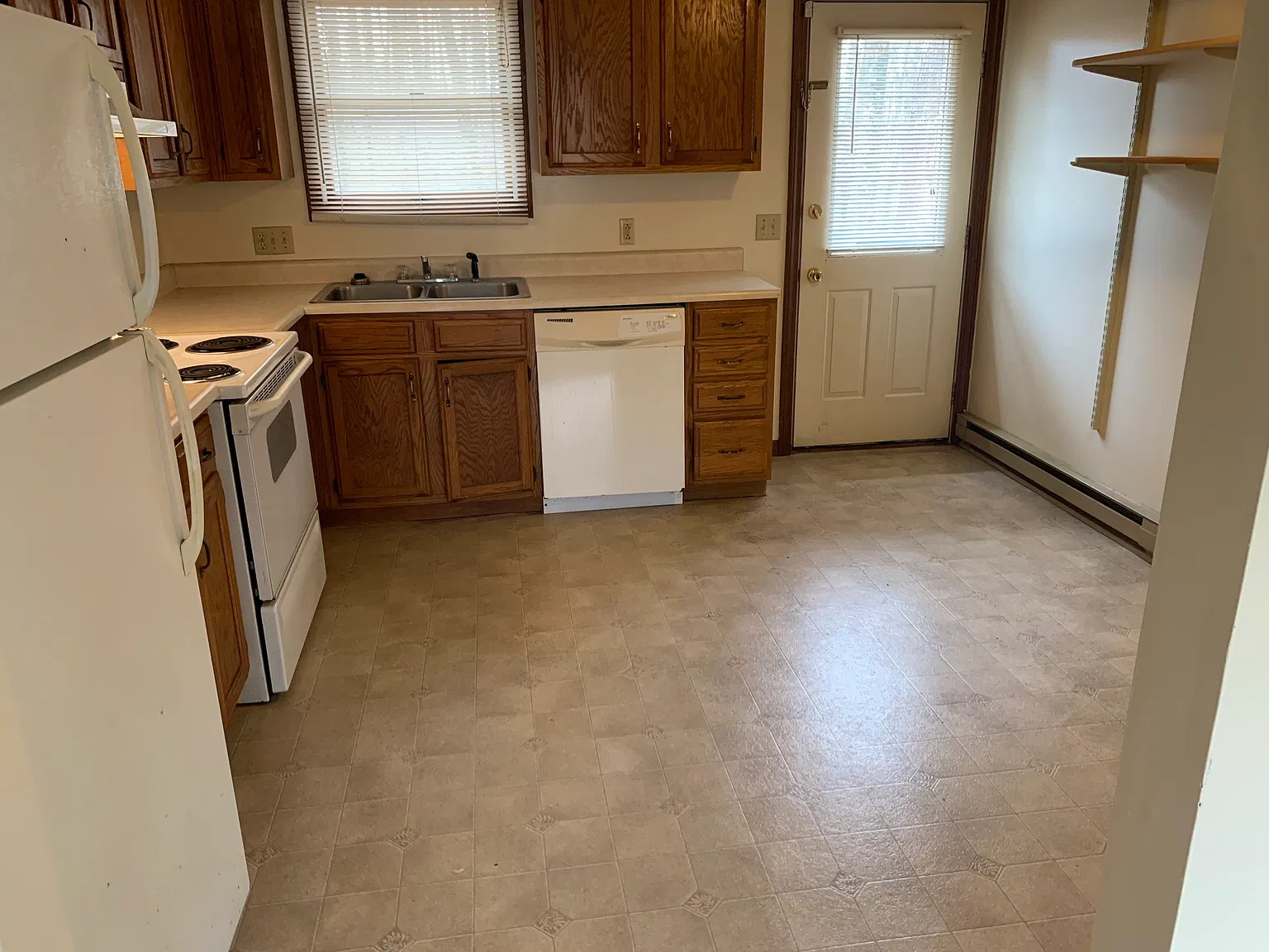 2 bed, 999 sqft, $1,800 — Photo 2