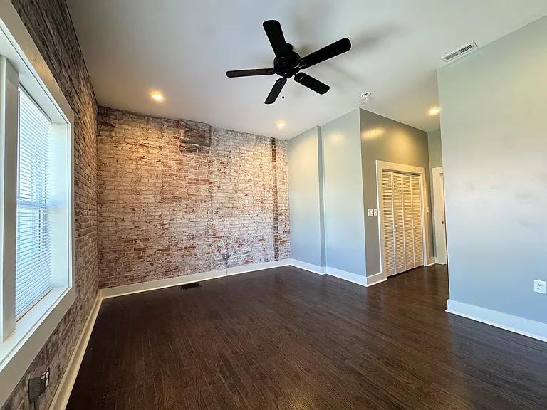 401 N 6th St #H — Photo 18