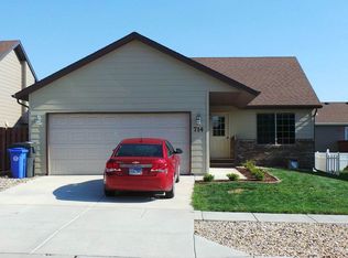 714 Country Rd W, Rapid City, SD 57701