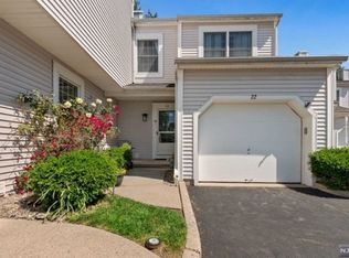 22 Iron Forge Vlg E, Pompton Lakes, NJ 07442