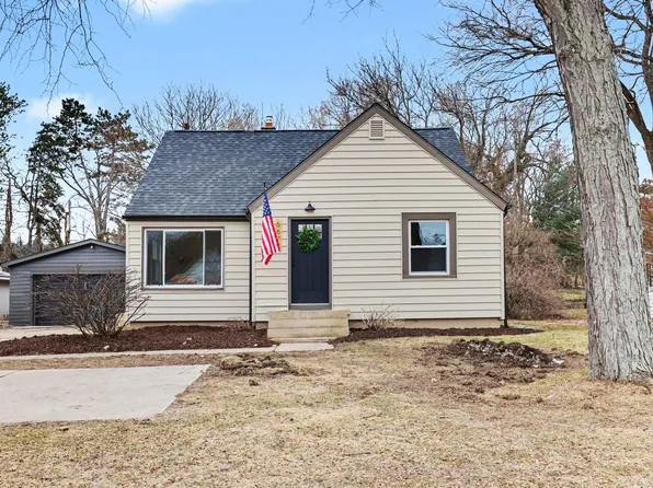 6672 Cascade Rd SE, Grand Rapids, MI 49546