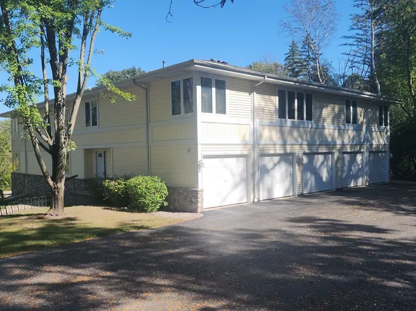 2375 Green Tree Rd #E, West Bend, WI 53090