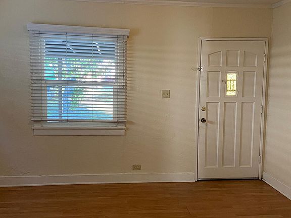 3rd image of 1547 Wesley Ave