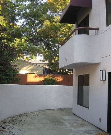 3rd image of 5 W Bellevue Ave APT 1
