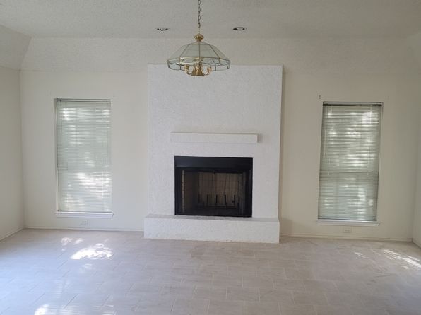 17915 Summer Knoll Dr