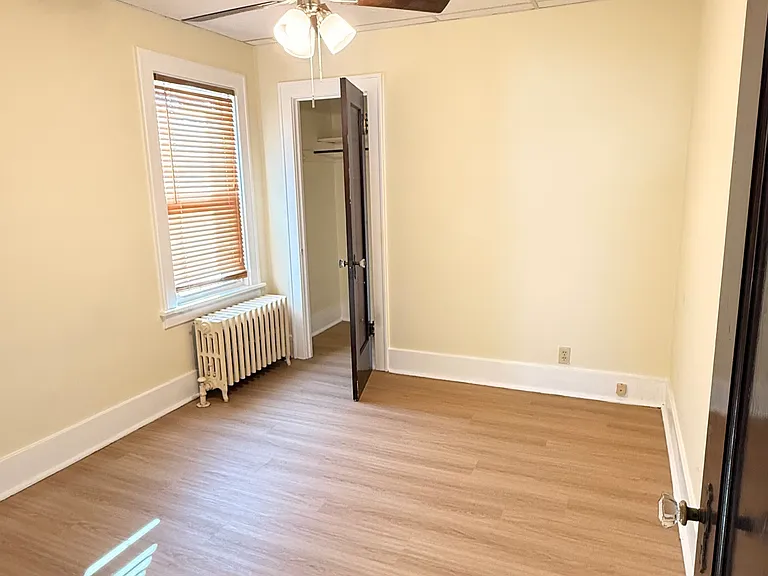 53 Fleetwood Ave — Photo 4