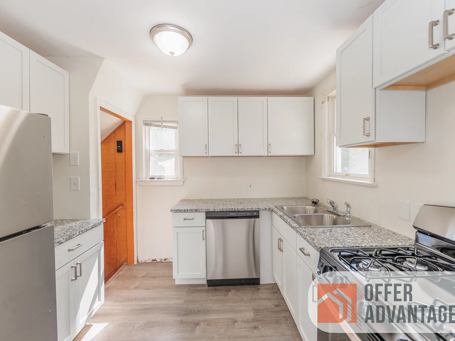 5455 Hollywood Ave - 1 — Photo 4
