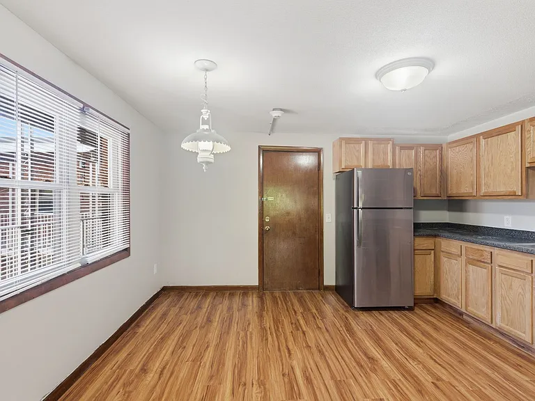 26 Forestdale/Random Housing — Photo 6