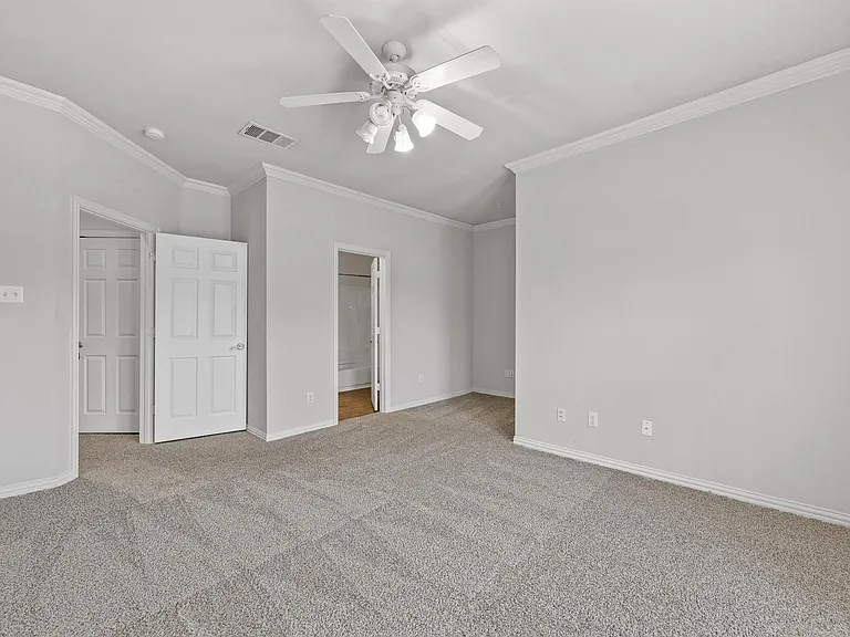 4404 Honfleur Ct — Photo 29