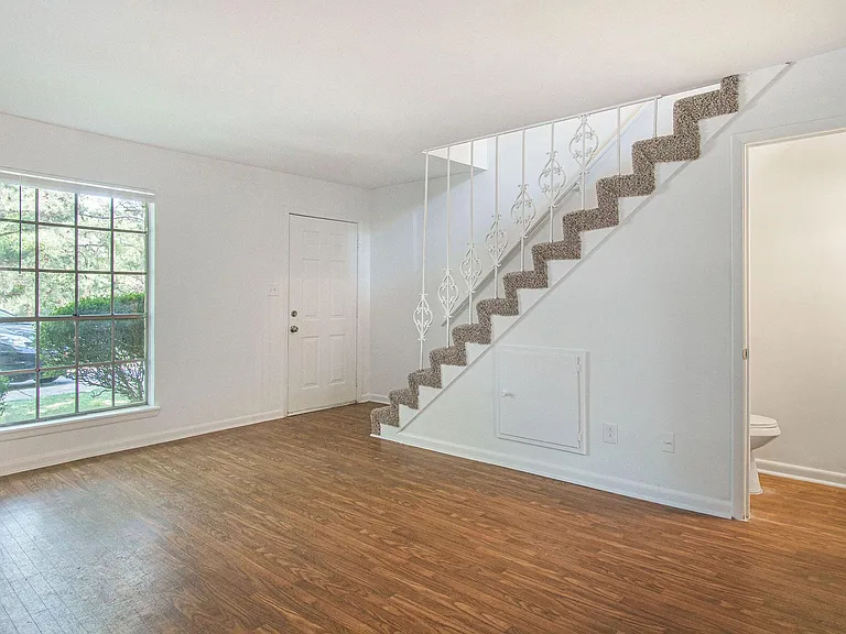 3267 Warringwood Dr — Photo 25