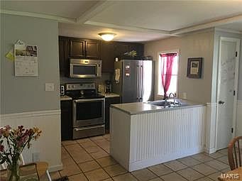 4th image of 303 Taylor Ave