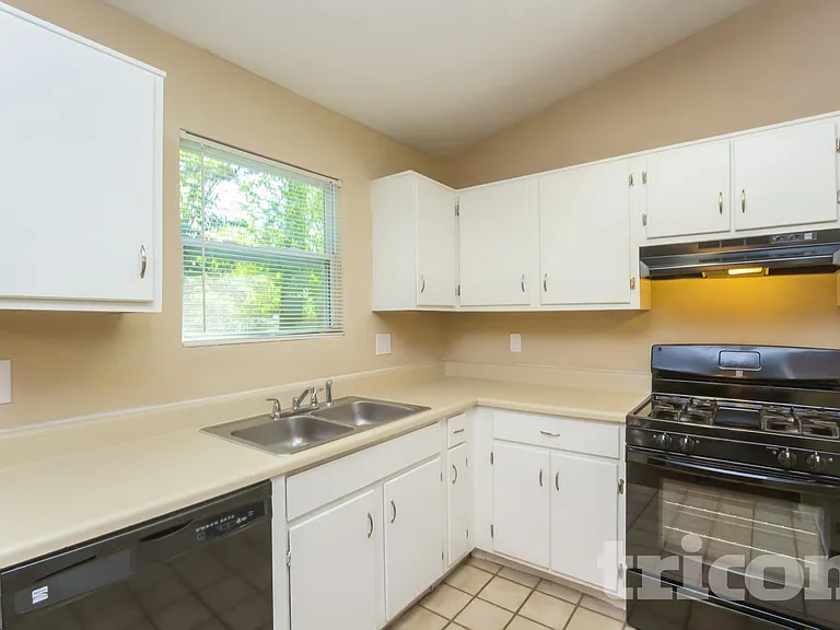 3893 Wood Path Ln — Photo 6