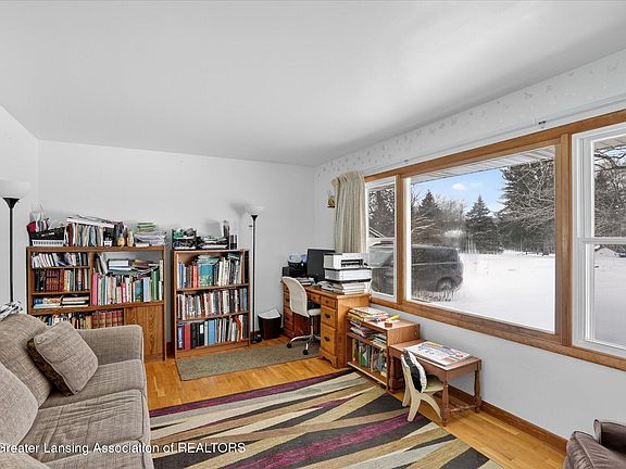 4th image of 3187 S Canfield Rd