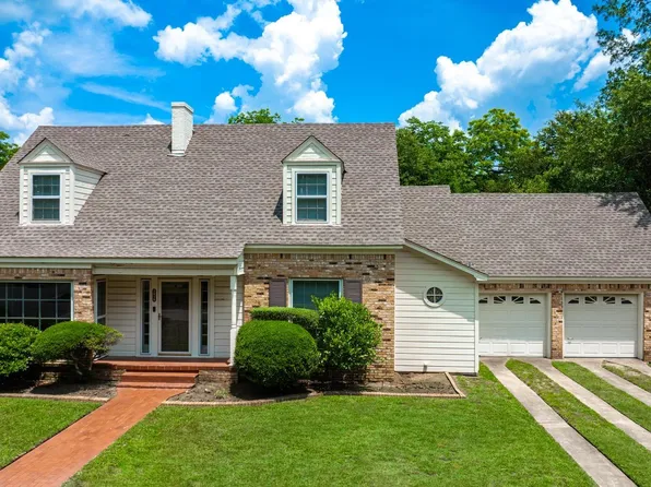 1019 N Bledsoe St, Ore City, TX 75644