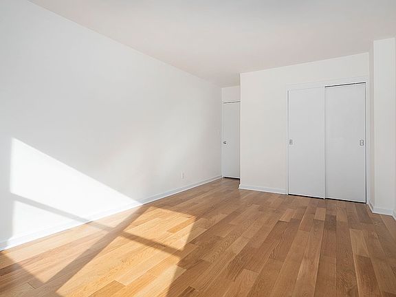 3rd image of 211 E 53rd St APT 11J