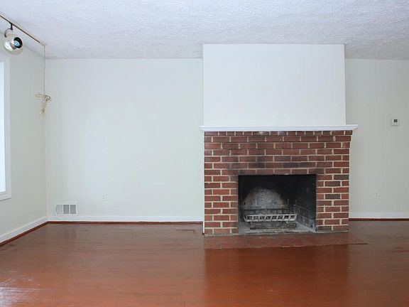 3rd image of 5407 Sargent Rd