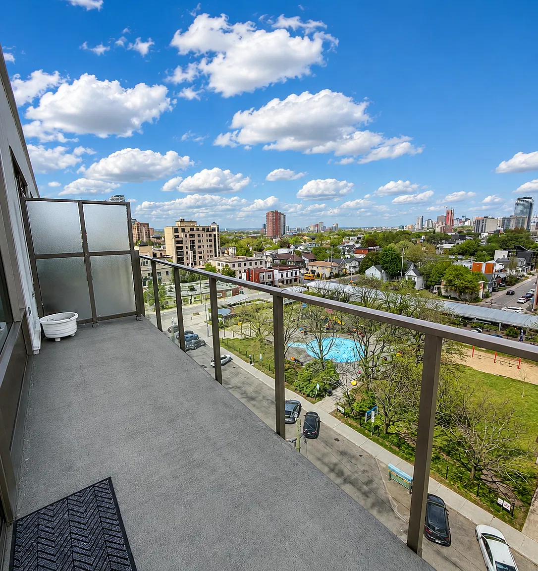 Canvas Lofts - 2 Bed, 2 Bath w/ Balcony — Photo 3