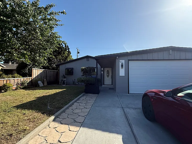 1433 Stahl St — Photo 19
