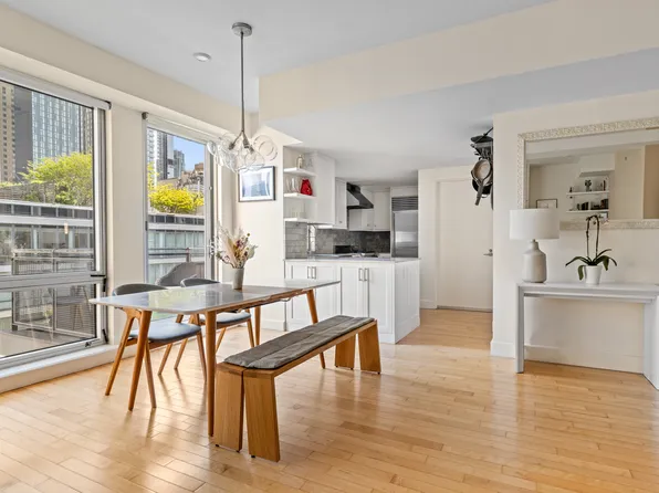 146-148 West 22nd Street PH image 3 of 10