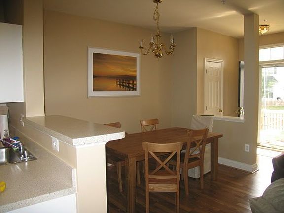 3rd image of 828 Estuary Dr