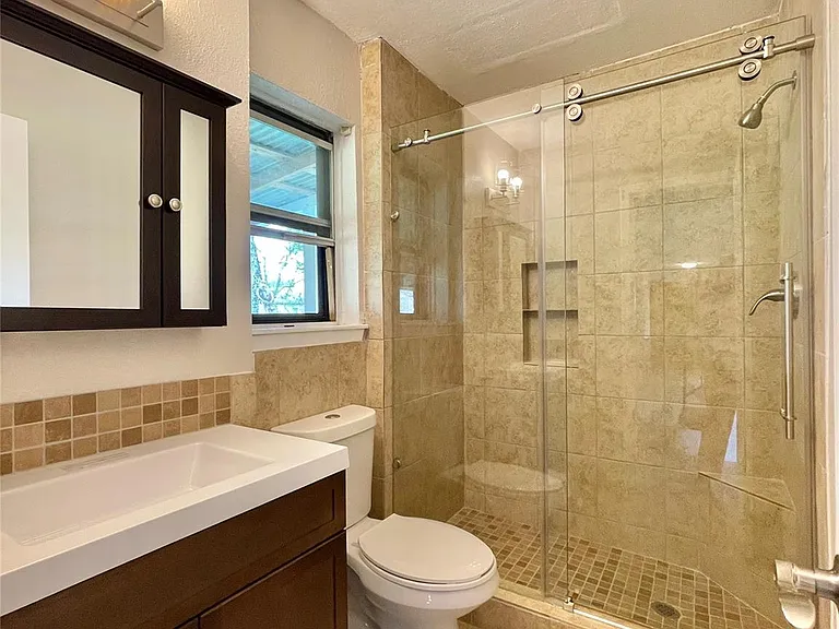 509 Dwyer St — Photo 12