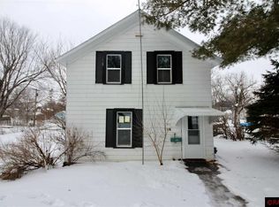 512 S 3rd St, Le Sueur, MN 56058