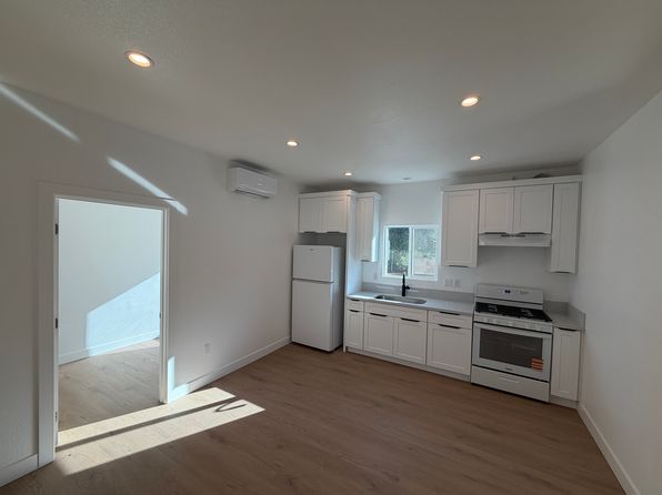 1672 W 20th St APT 103