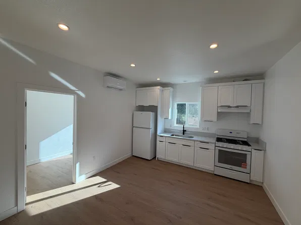1672 W 20th St APT 103, Los Angeles, CA 90007