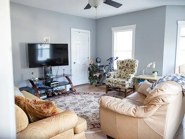 134 Highland St #2 — Photo 3