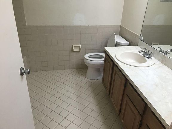 4th image of 1800 Len Dr