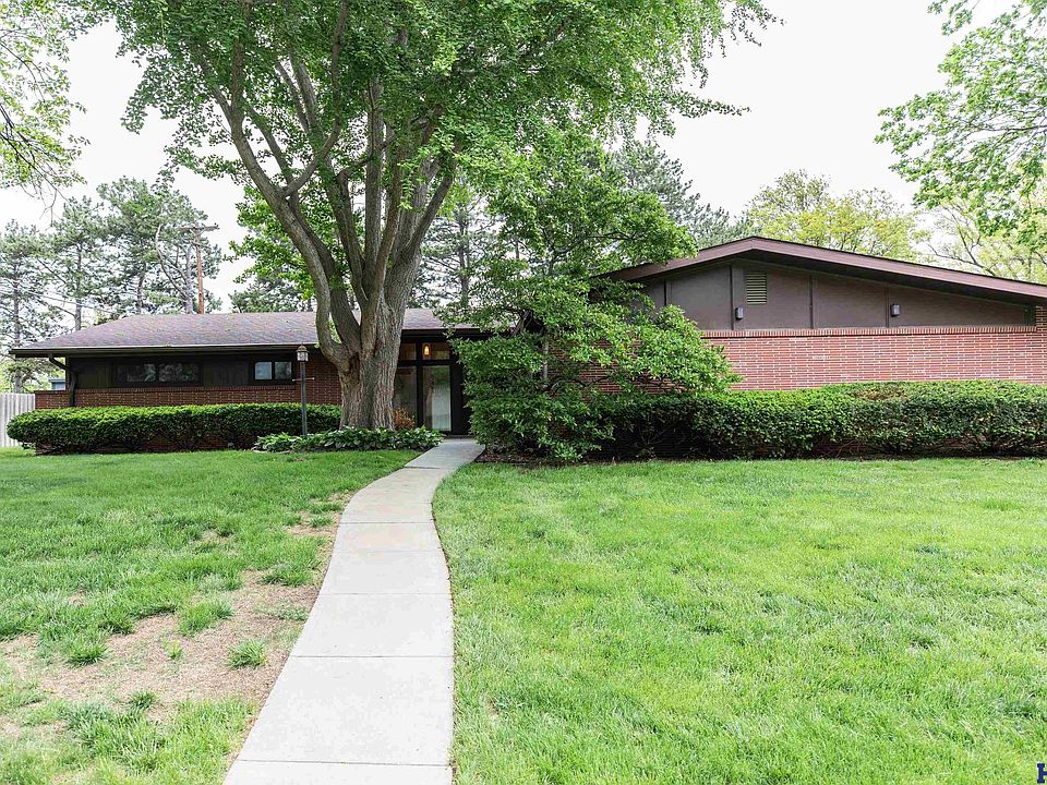 1st image of 1501 W Manor Dr