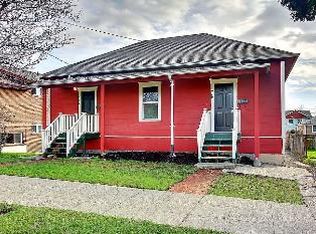 929 NW 57th St, Seattle, WA 98107