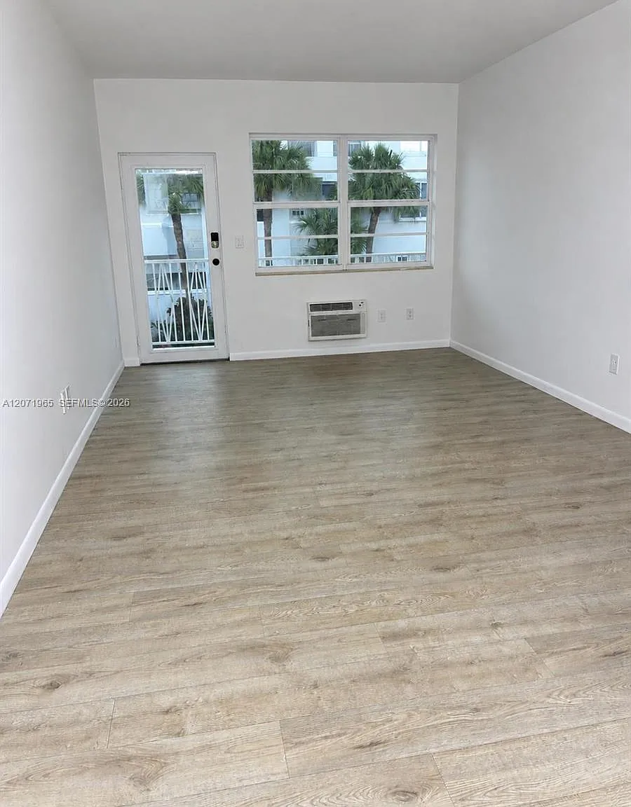 620 76th St — Photo 3