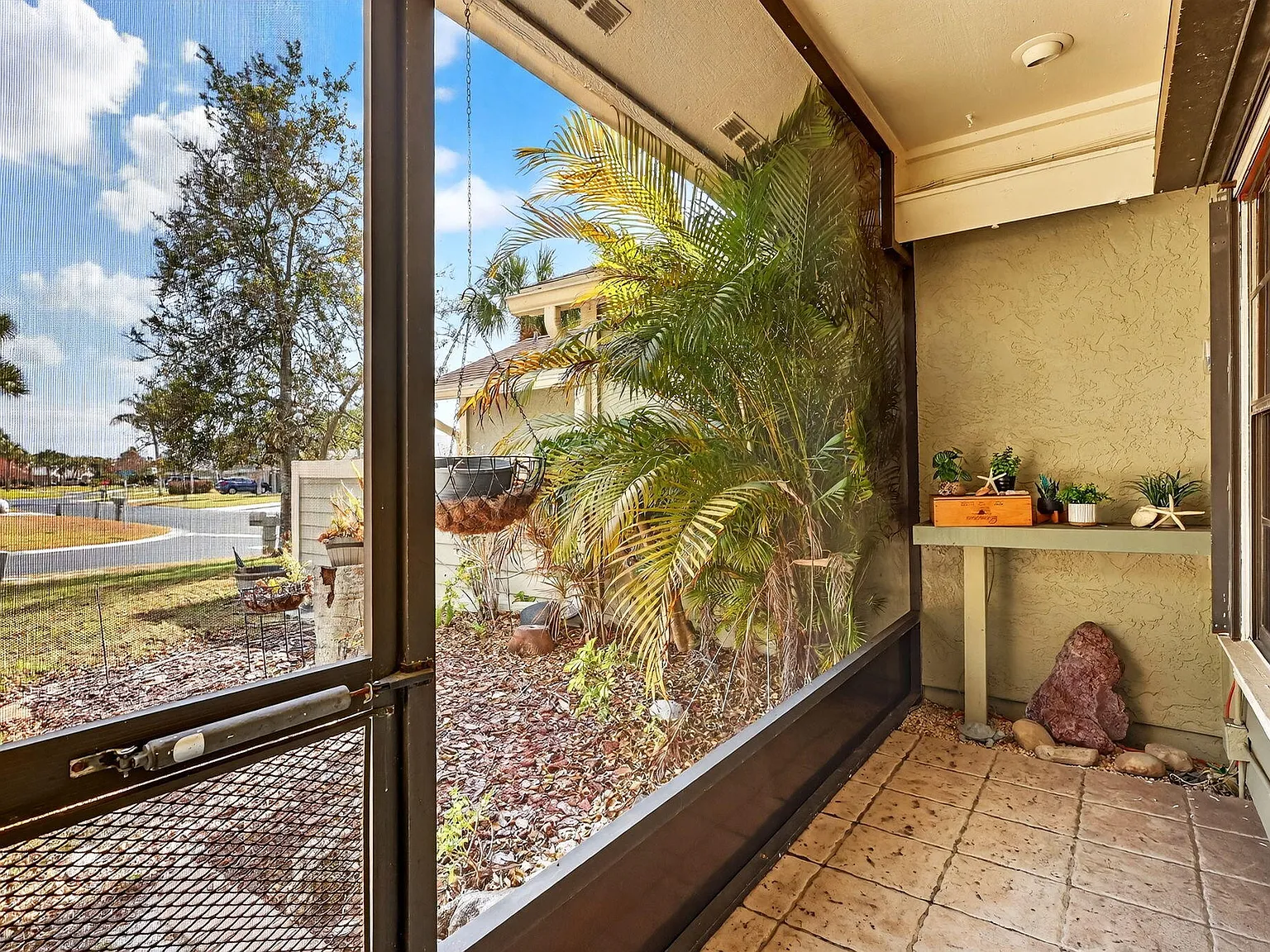 3 bed, 2.5 bath, 1551 sqft, $2,500 — Photo 4