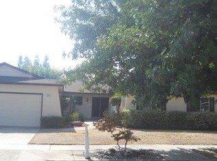 2061 W Los Altos Ave, Fresno, CA
