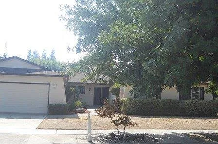 2061 W Los Altos Ave photo 1