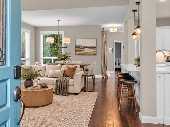 2nd image of 61477 Cultus Lake Ct