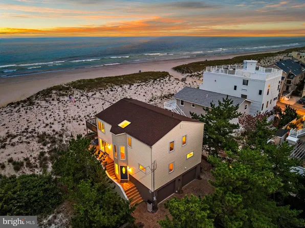 208 E 20th St, Beach Haven, NJ 08008